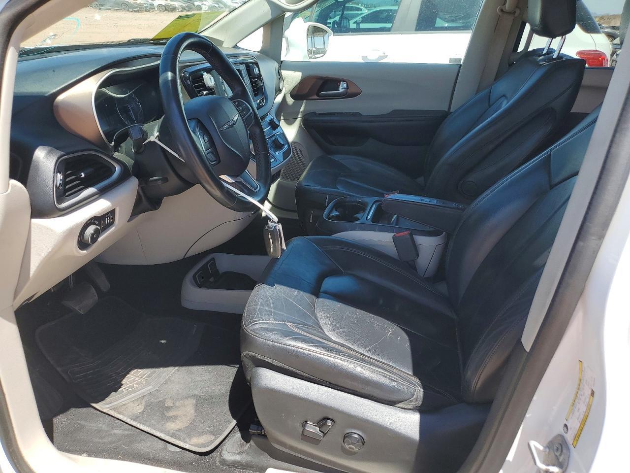 2017 Chrysler Pacifica Touring L - Фото 7