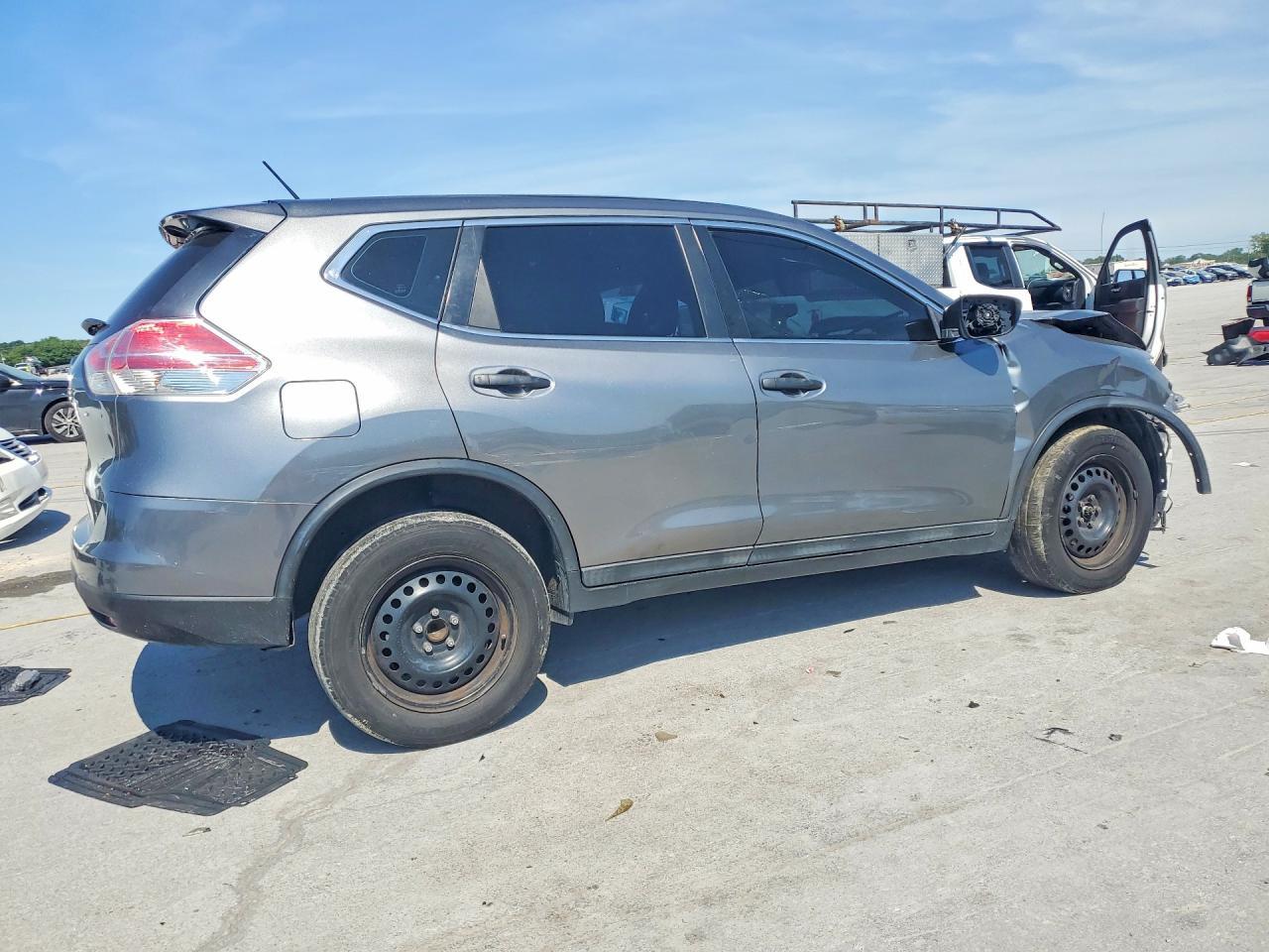 2016 Nissan Rogue S - Image 3