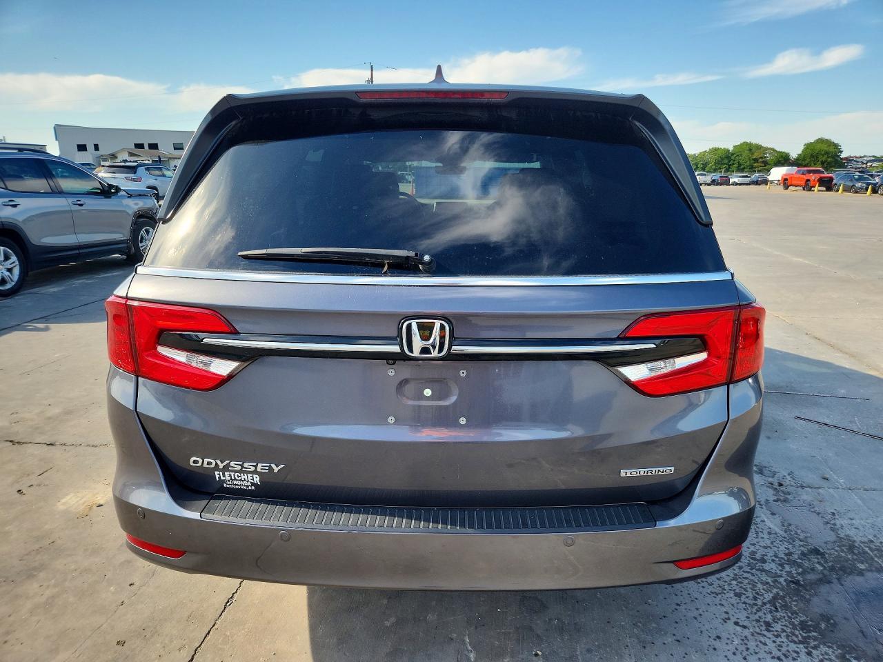 2022 Honda Odyssey Touring - Image 6