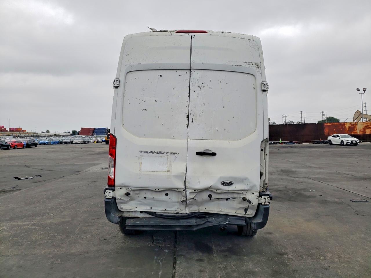 2015 Ford Transit T-250 - Фото 6