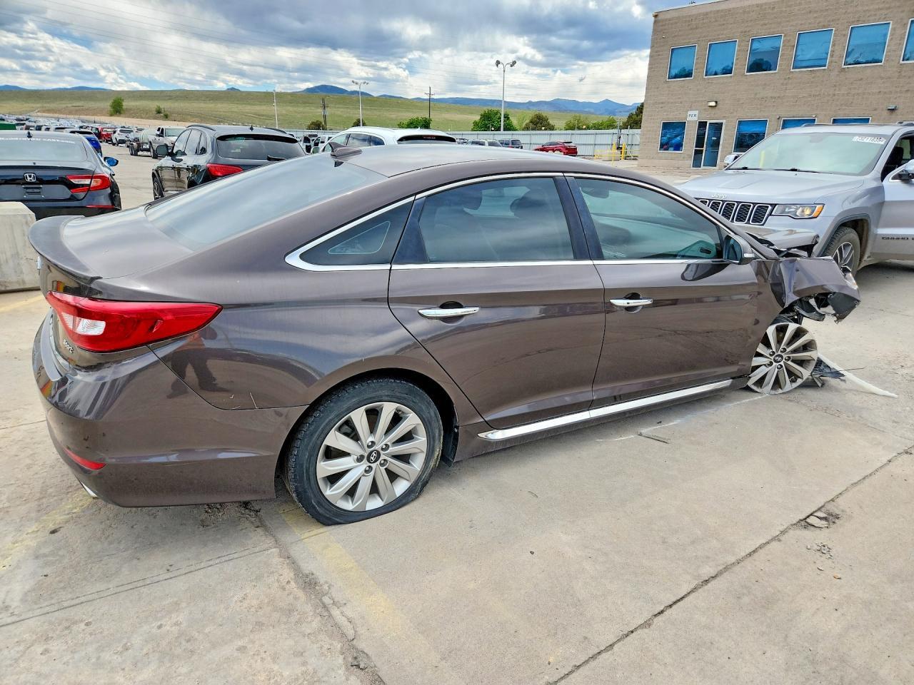 2015 Hyundai Sonata Sport - Image 3