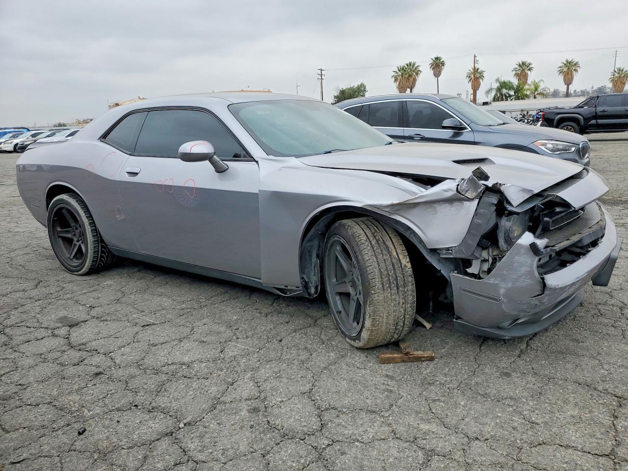2015 Dodge Challenger Sxt - Image 4