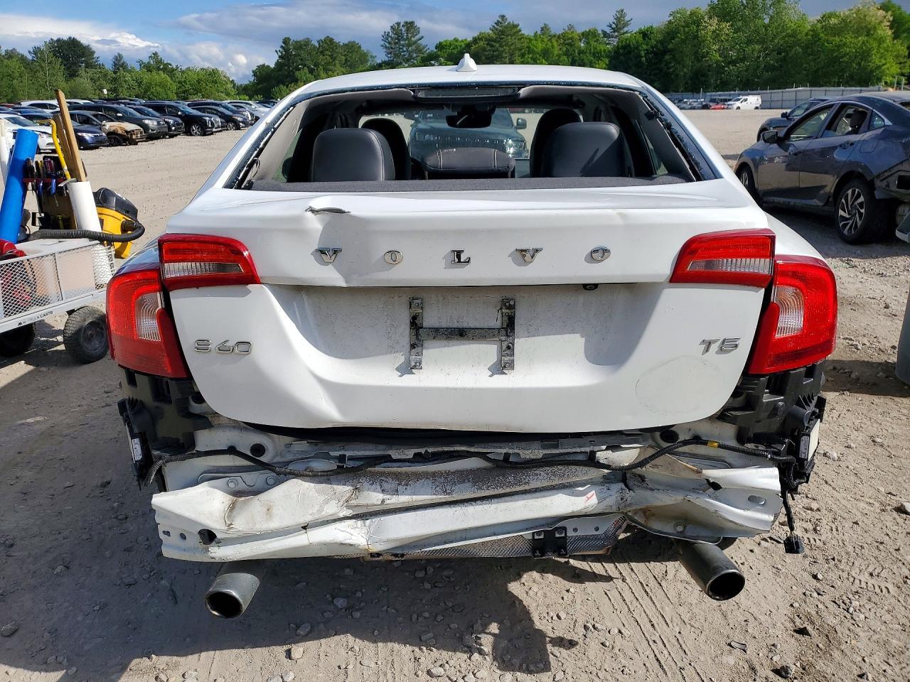 2018 Volvo S60 Dynamic - Image 6