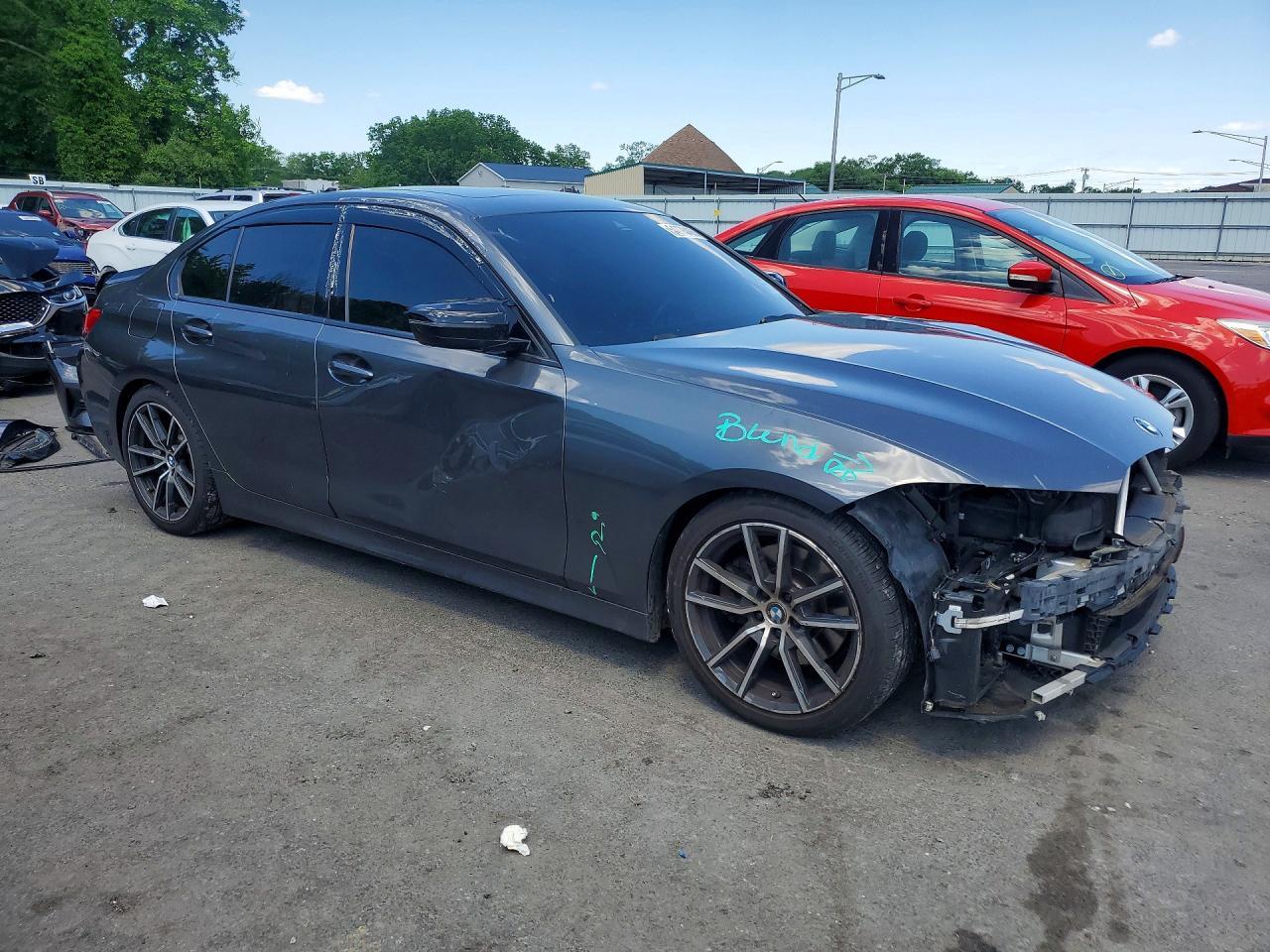 2019 BMW 330Xi - Фото 4