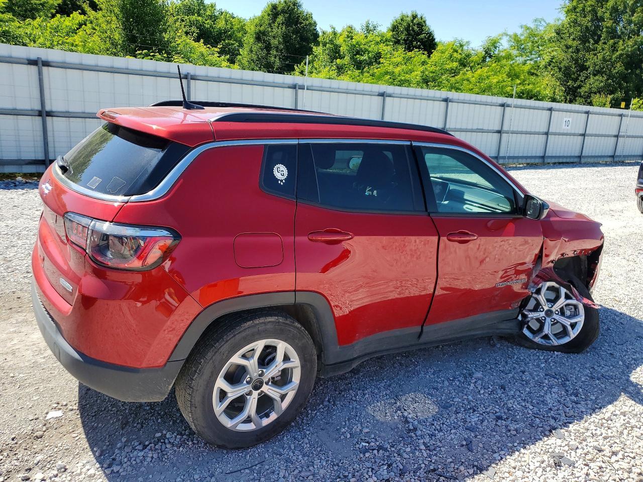 2025 Jeep Compass Latitude - Image 3