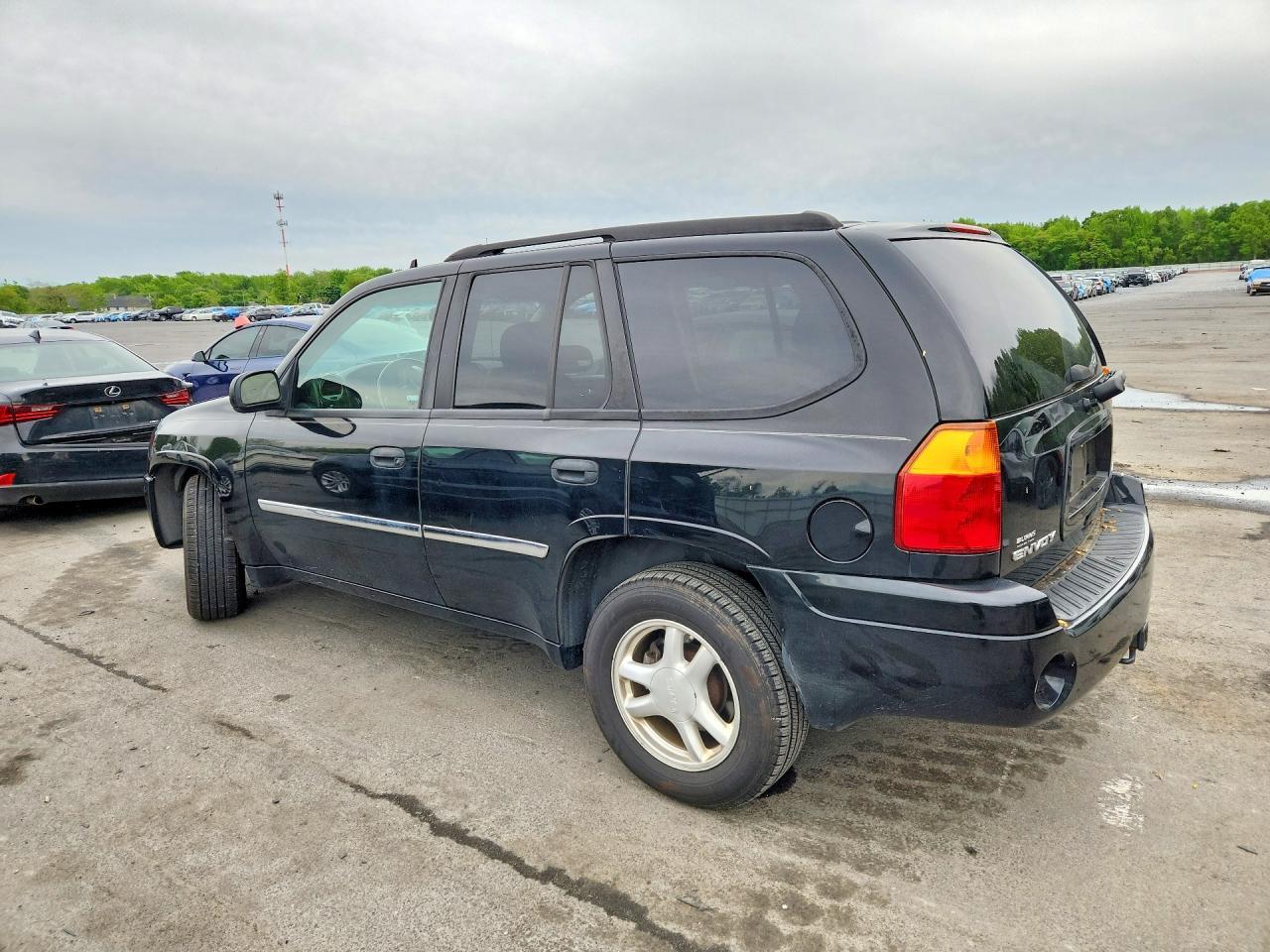 2008 GMC Envoy - Image 2
