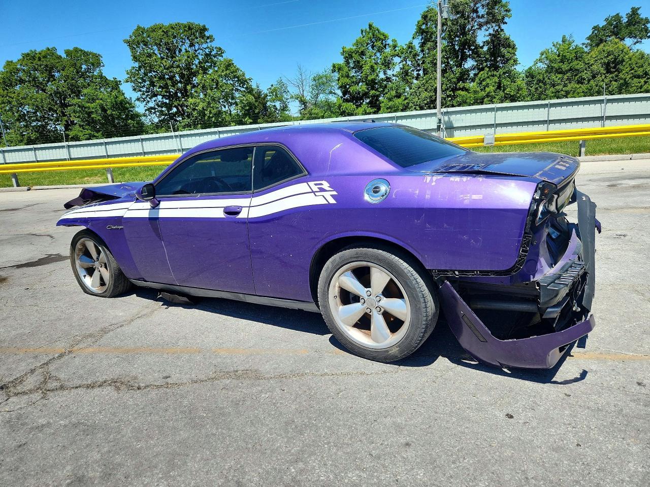 2013 Dodge Challenger R/T - Image 2
