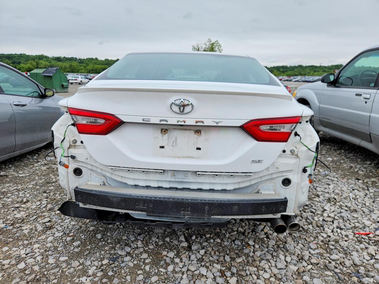 2018 Toyota Camry Se - Фото 6
