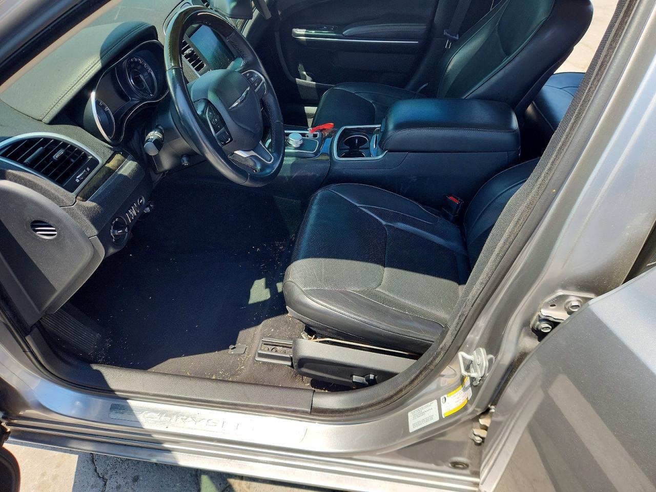 2016 Chrysler 300C - Фото 7