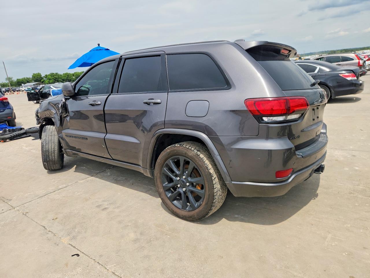 2019 Jeep Grand Cherokee Laredo - Image 2