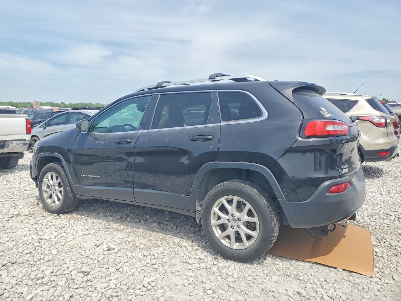 2016 Jeep Cherokee Latitude - Фото 2