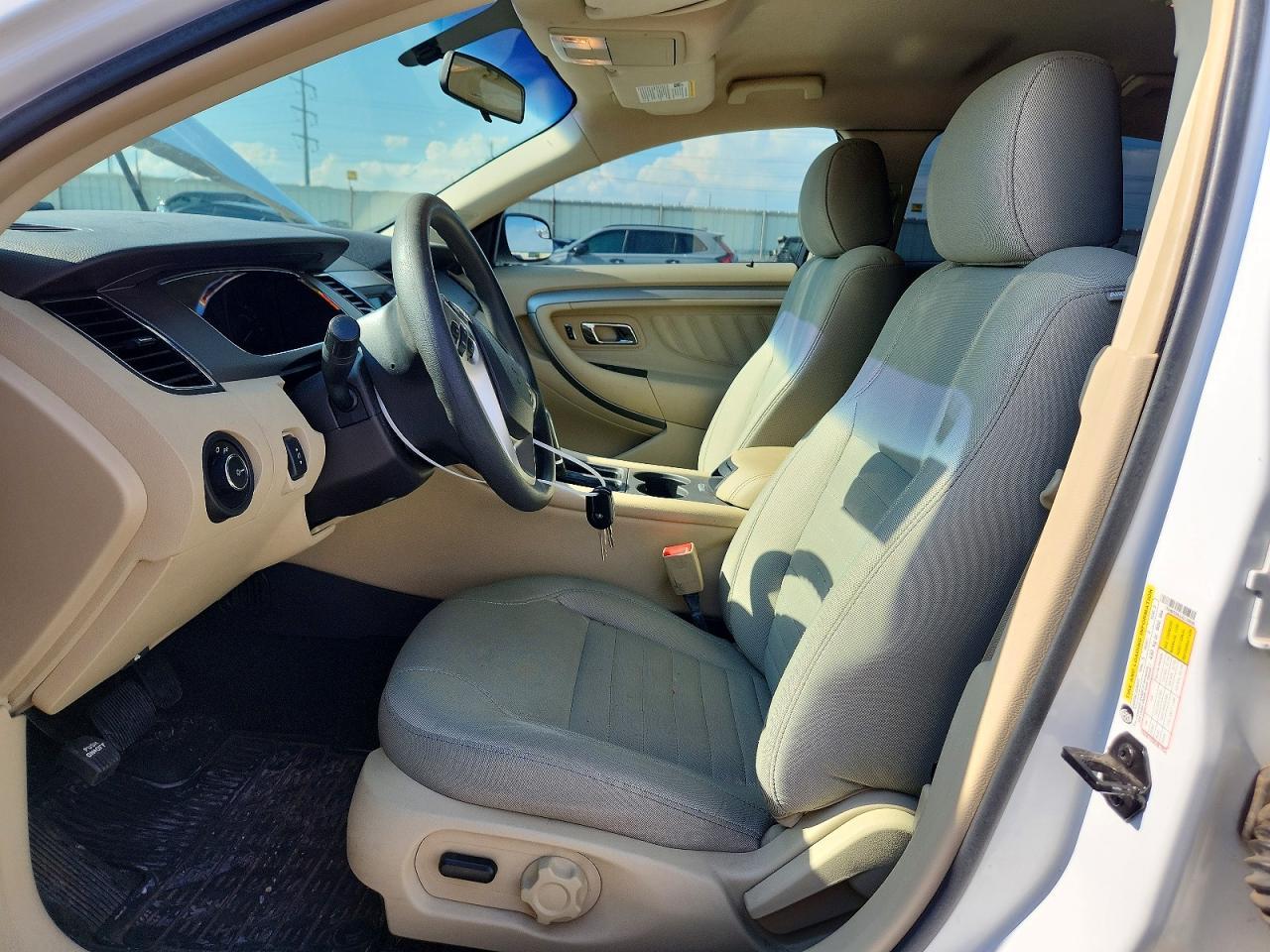 2018 Ford Taurus Se - Image 7