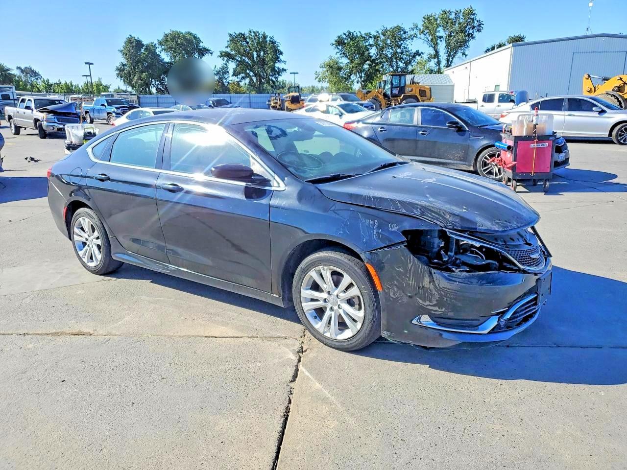 2016 Chrysler 200 Limited - Фото 4