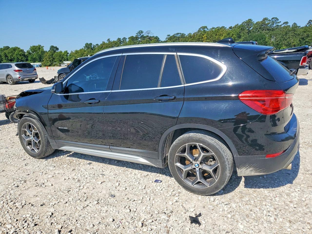 2017 BMW X1 Sdrive28I - Фото 2