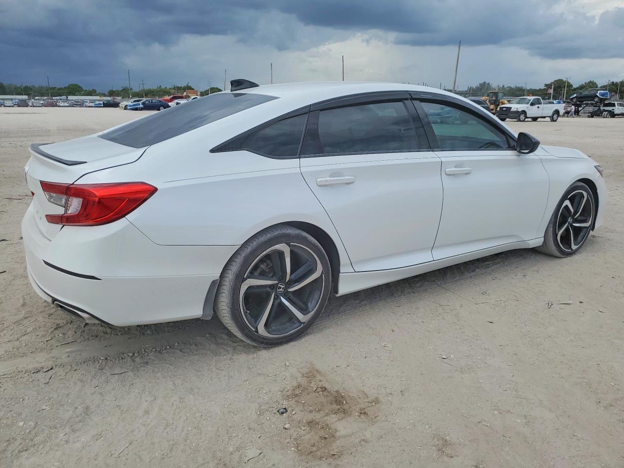 2022 Honda Accord Sport - Фото 3