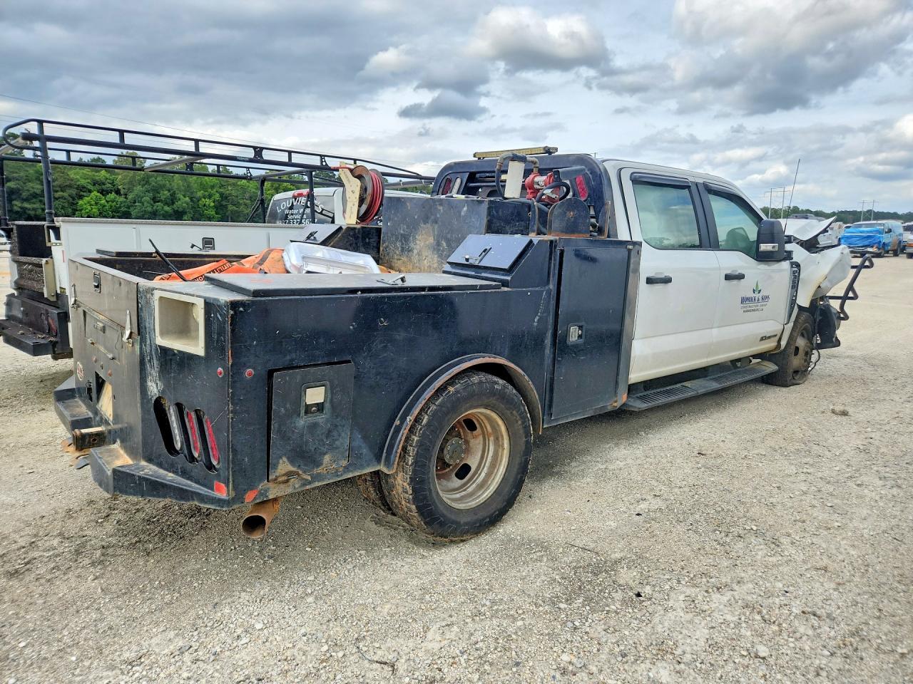 2023 Ford F350 Super Duty - Фото 3