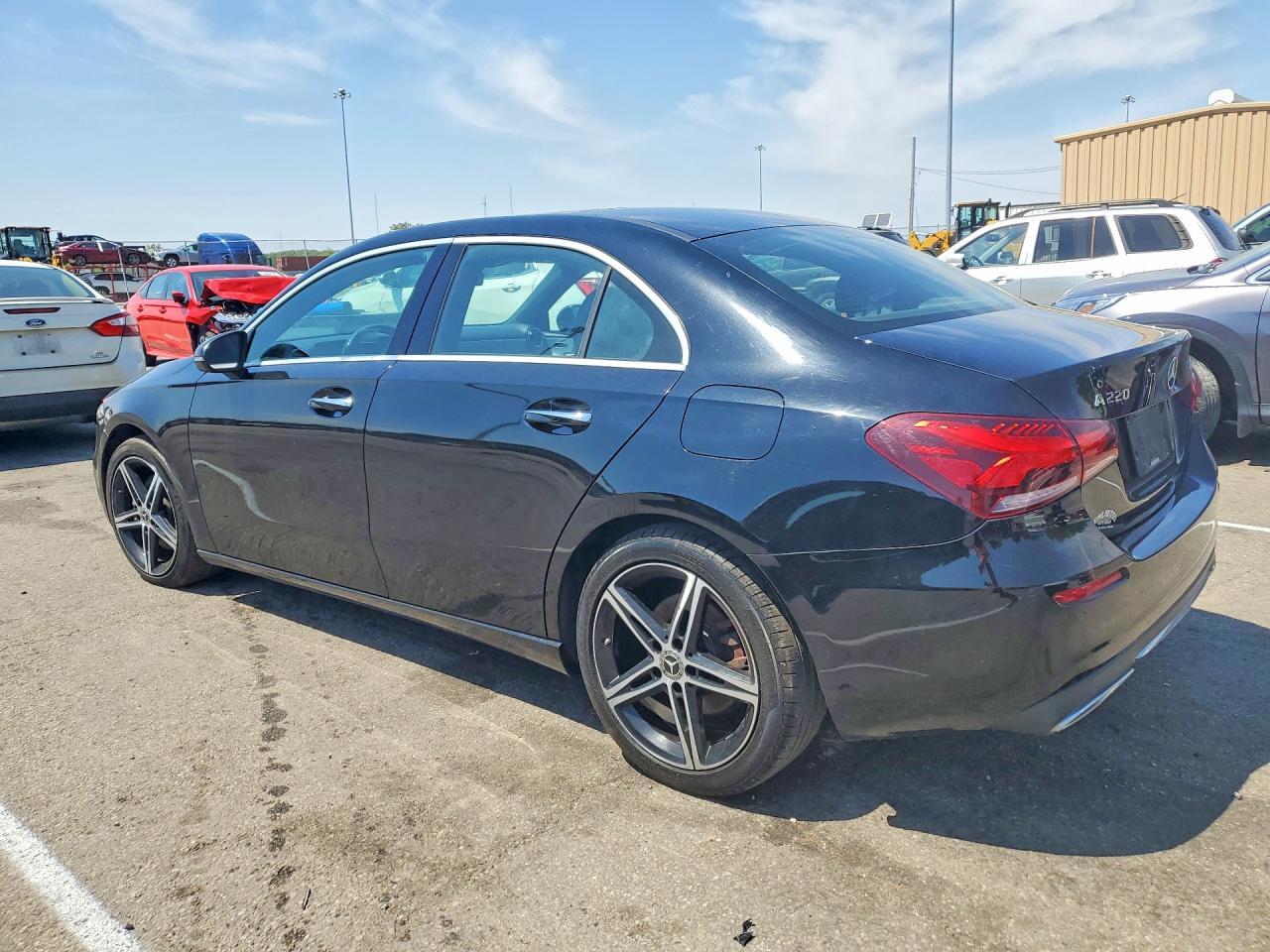 2019 Mercedes-Benz A 220 4Matic - Фото 2