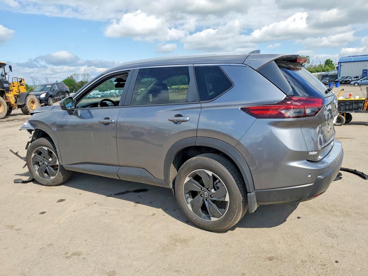 2026 Nissan Rogue Sv - Image 2