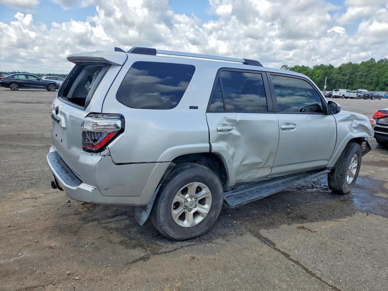 2019 Toyota 4Runner Sr5 - Image 3