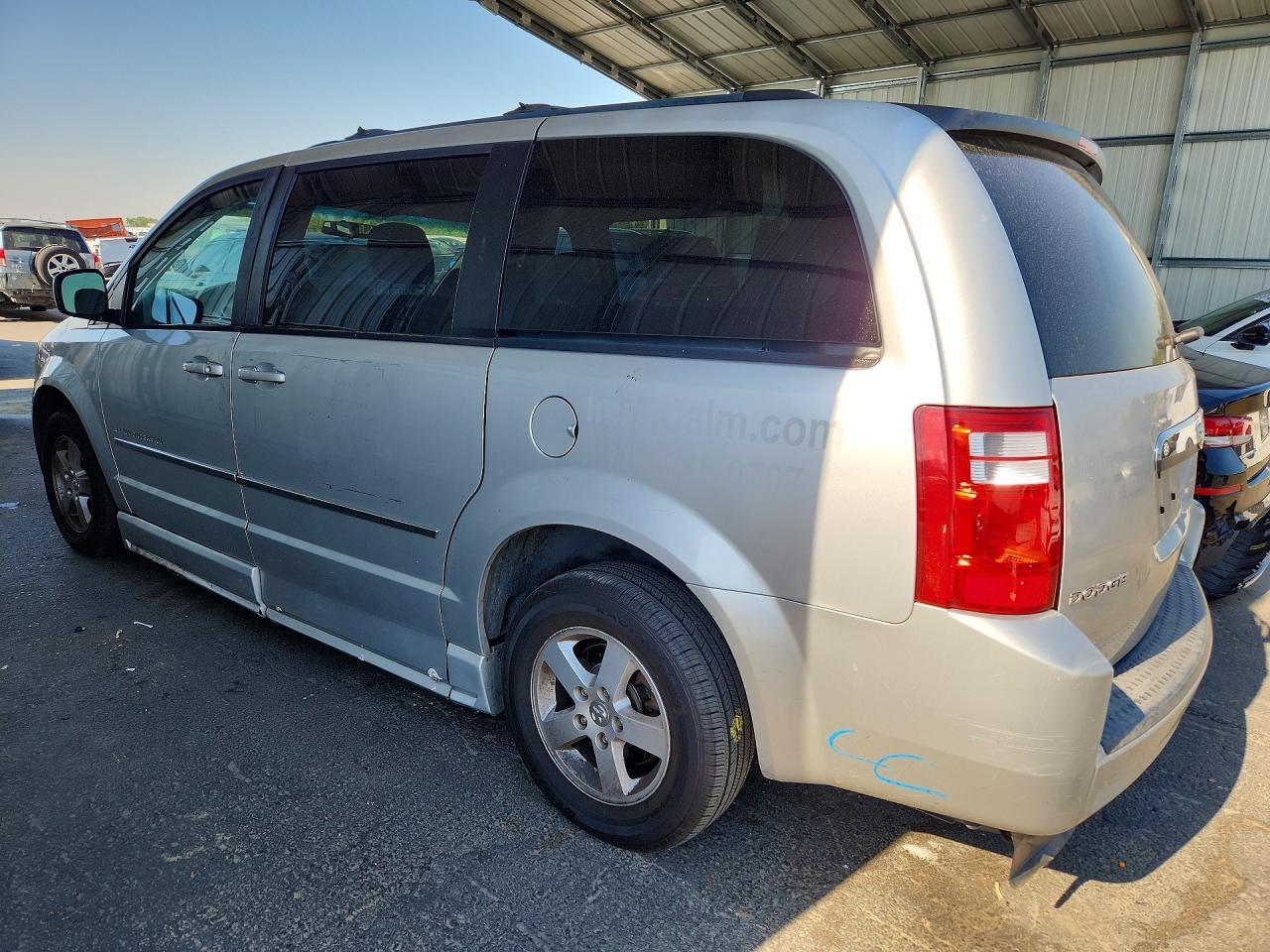 2010 Dodge Grand Caravan Sxt - Фото 2
