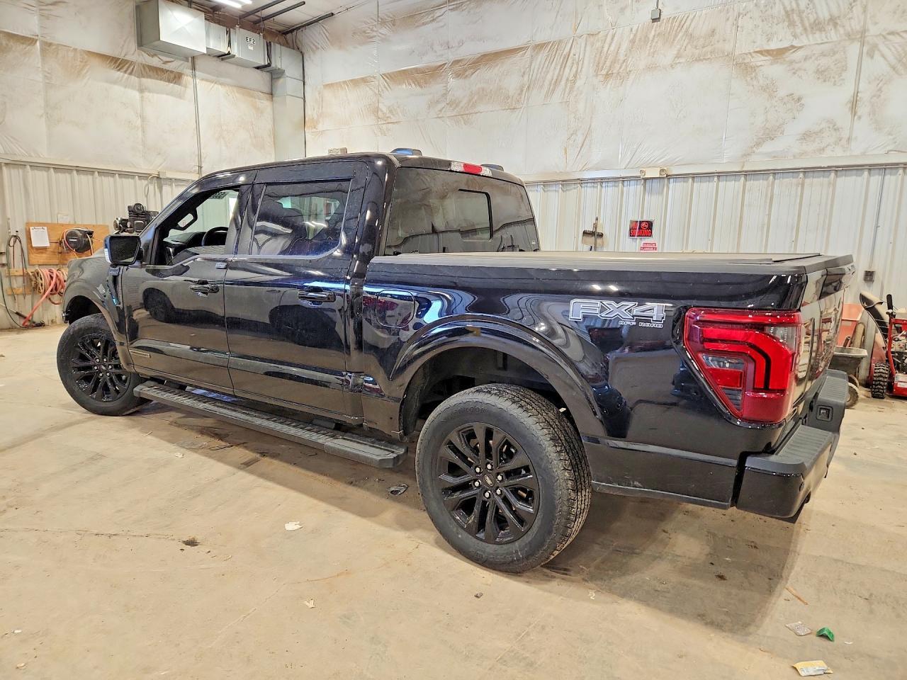 2025 Ford F150 Lariat - Фото 2