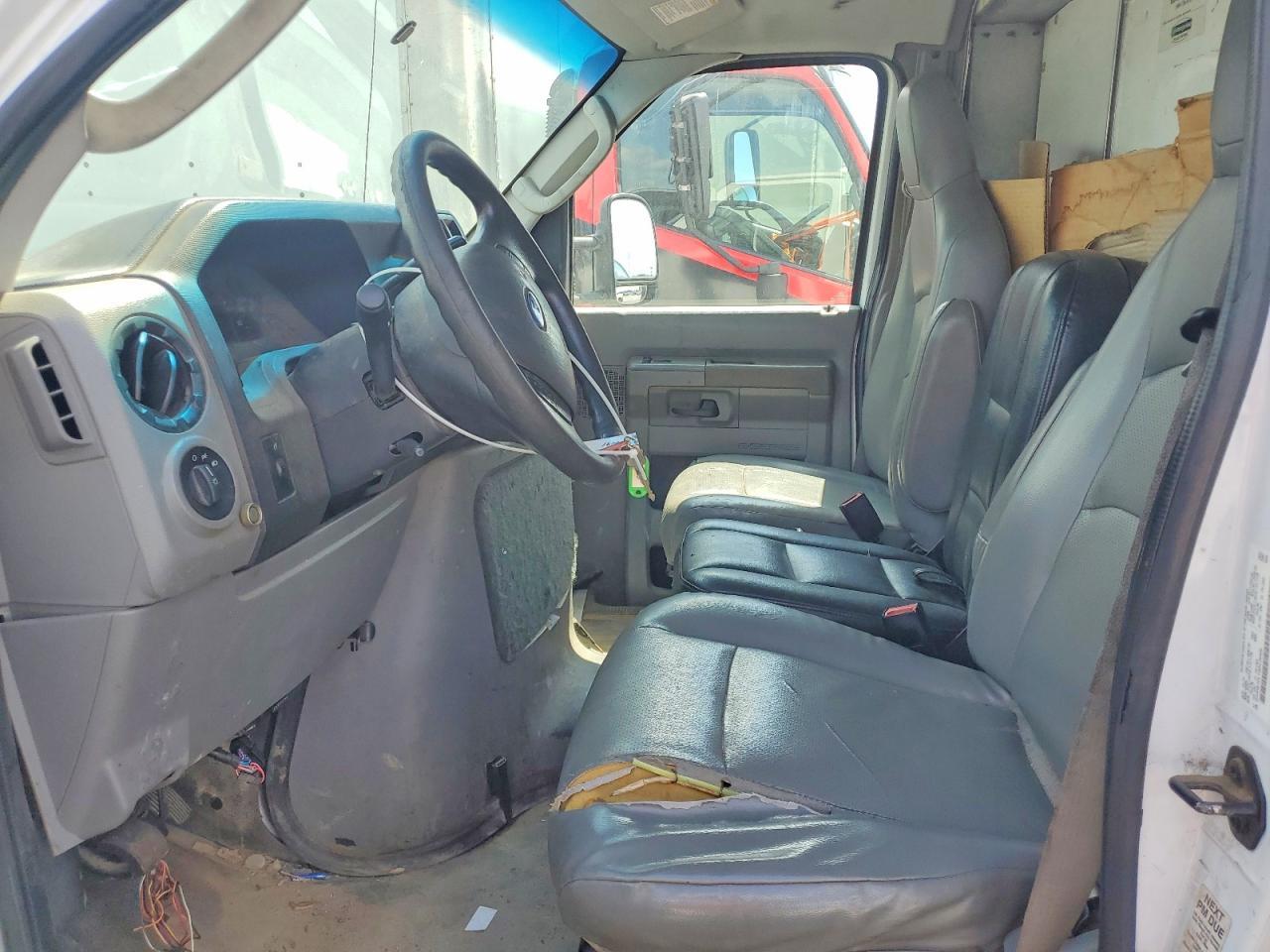 2016 Ford E350 Box Truck - Фото 7