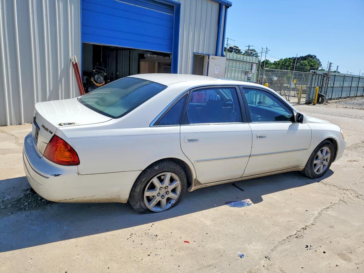 2000 Toyota Avalon Xls - Image 3