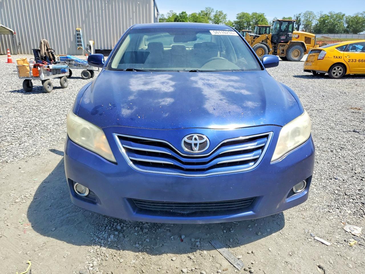 2010 Toyota Camry Xle V6 - Image 5