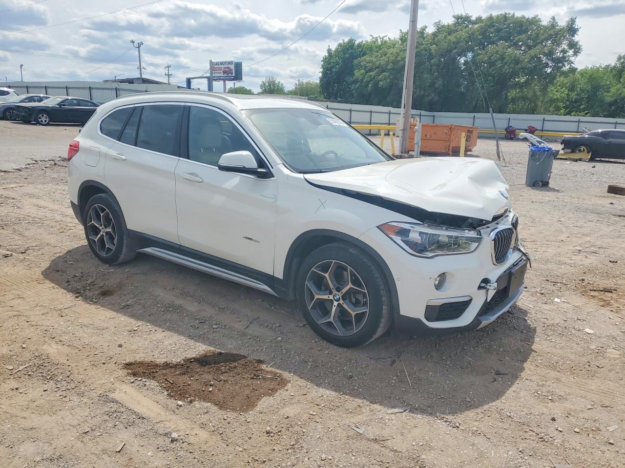 2017 BMW X1 xDrive28I - Фото 4