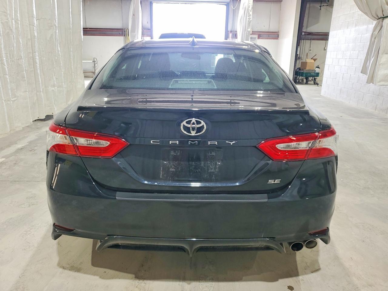 2020 Toyota Camry Se - Фото 6