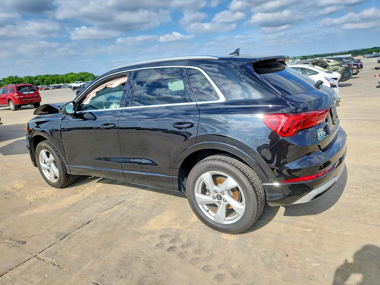 2022 Audi Q3 Premium 40 - Фото 2