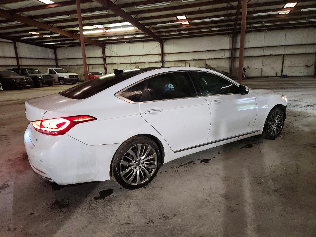 2015 Hyundai Genesis 5.0L - Image 3