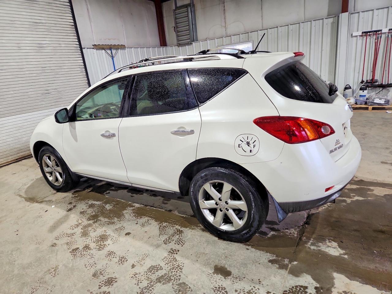 2010 Nissan Murano S - Фото 2