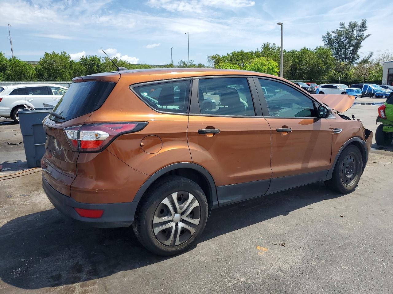 2017 Ford Escape S - Фото 3