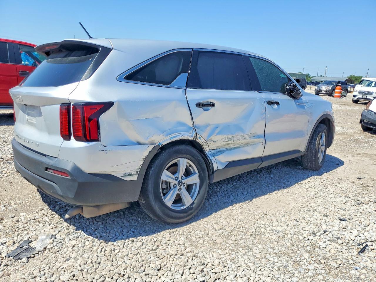 2022 Kia Sorento Lx - Фото 3