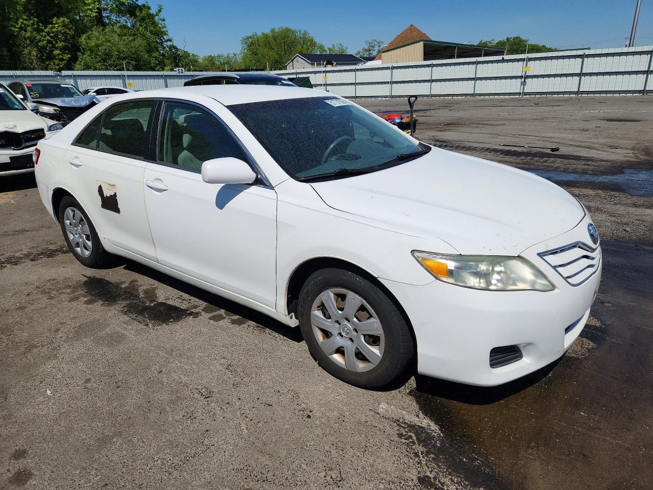 2010 Toyota Camry Le - Фото 4