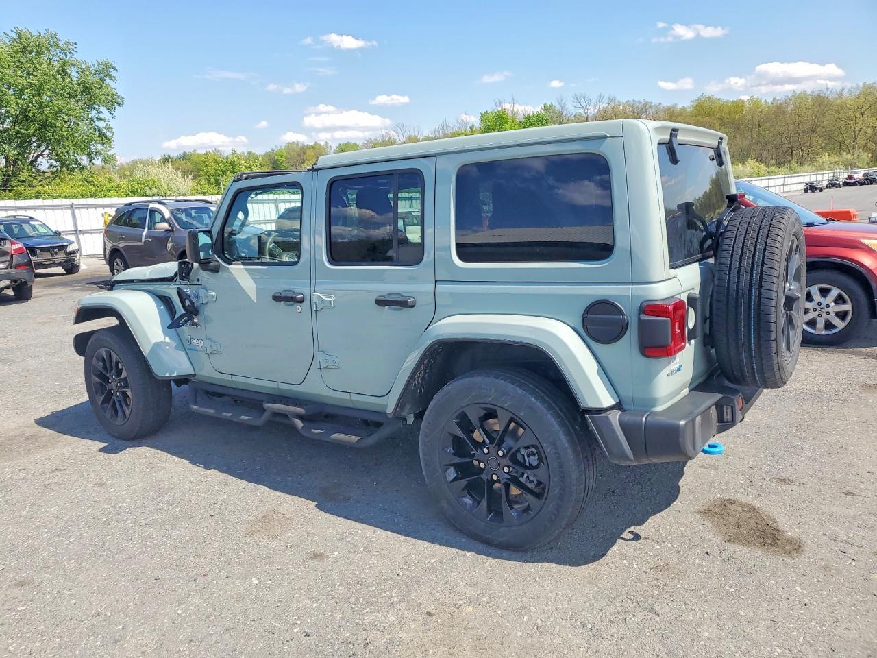 2024 Jeep Wrangler Sahara 4Xe - Фото 2