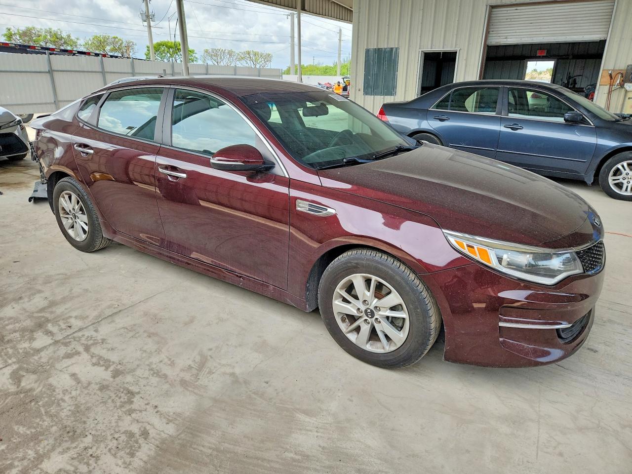2018 Kia Optima Lx - Image 4