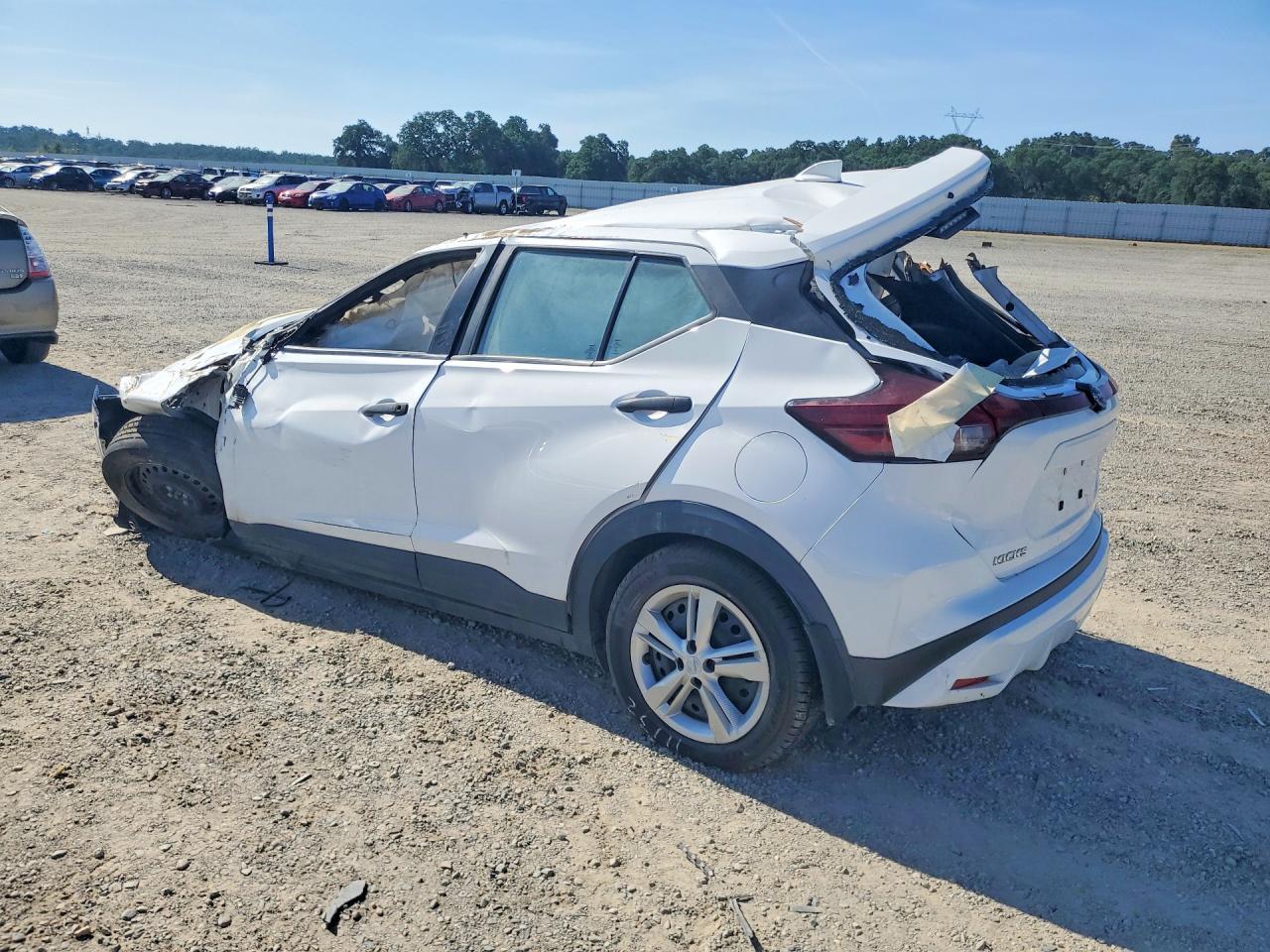 2023 Nissan Kicks S - Image 2