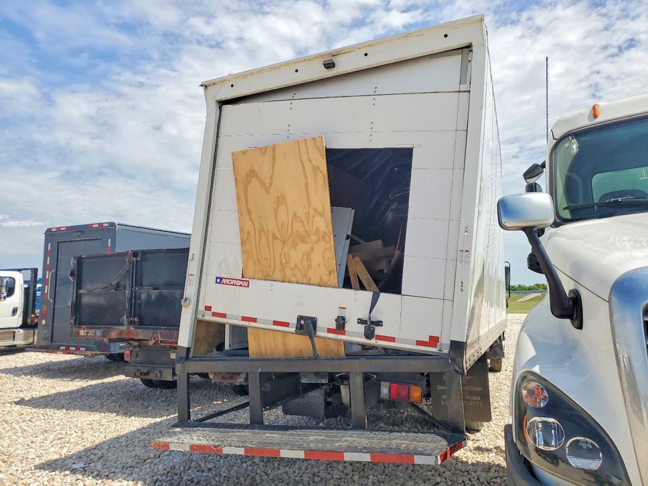 2024 Isuzu Npr Hd Box Truck - Image 4