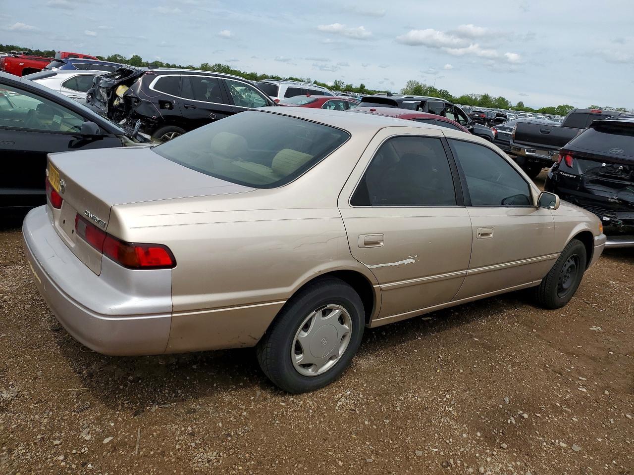 1999 Toyota Camry Ce - Фото 3