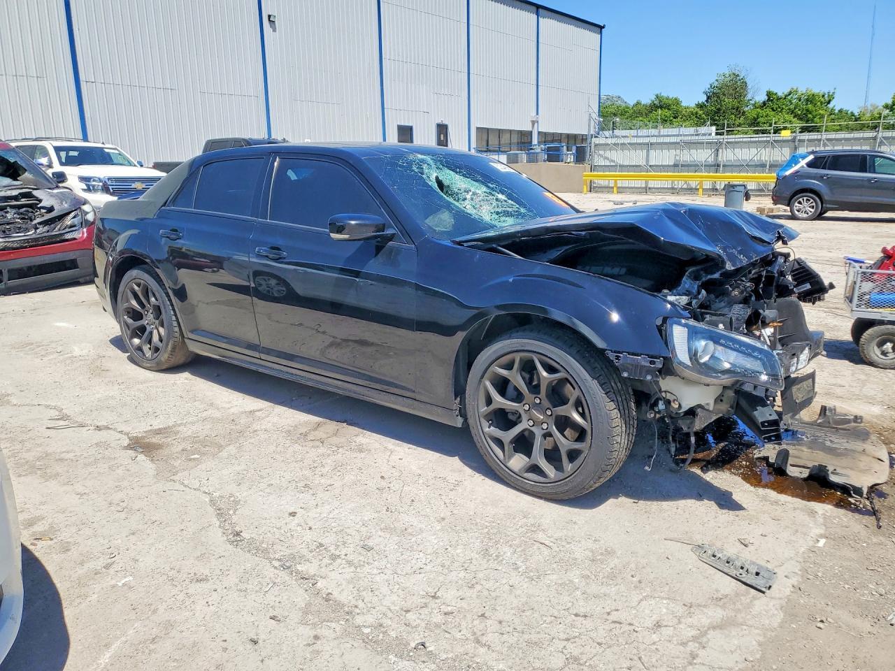 2016 Chrysler 300 S - Image 4