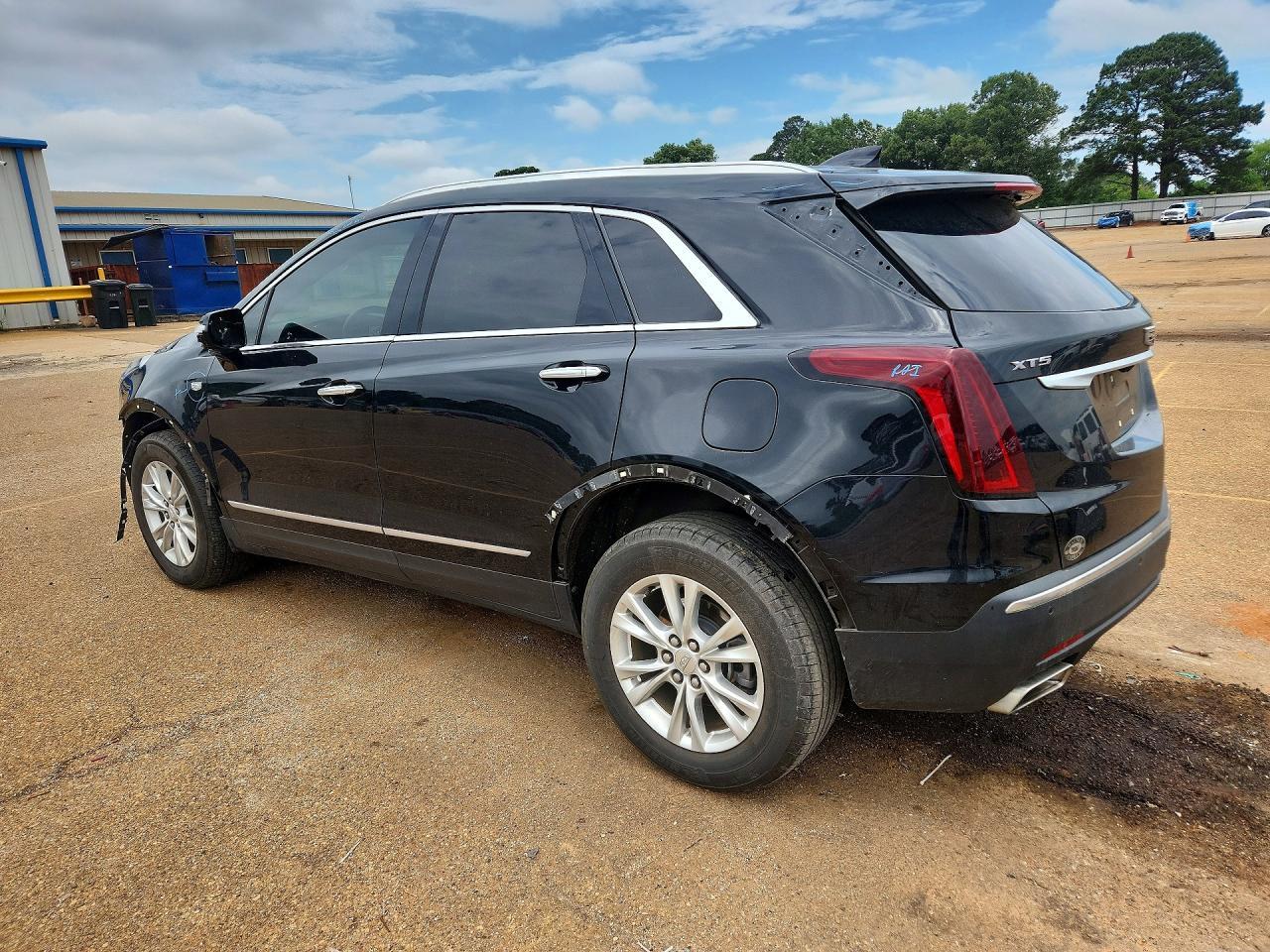 2021 Cadillac Xt5 Luxury - Image 2
