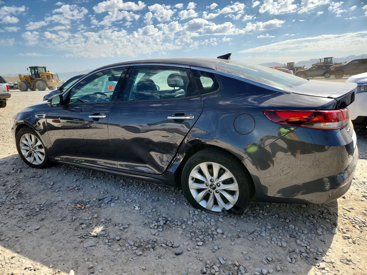 2018 Kia Optima S - Фото 2