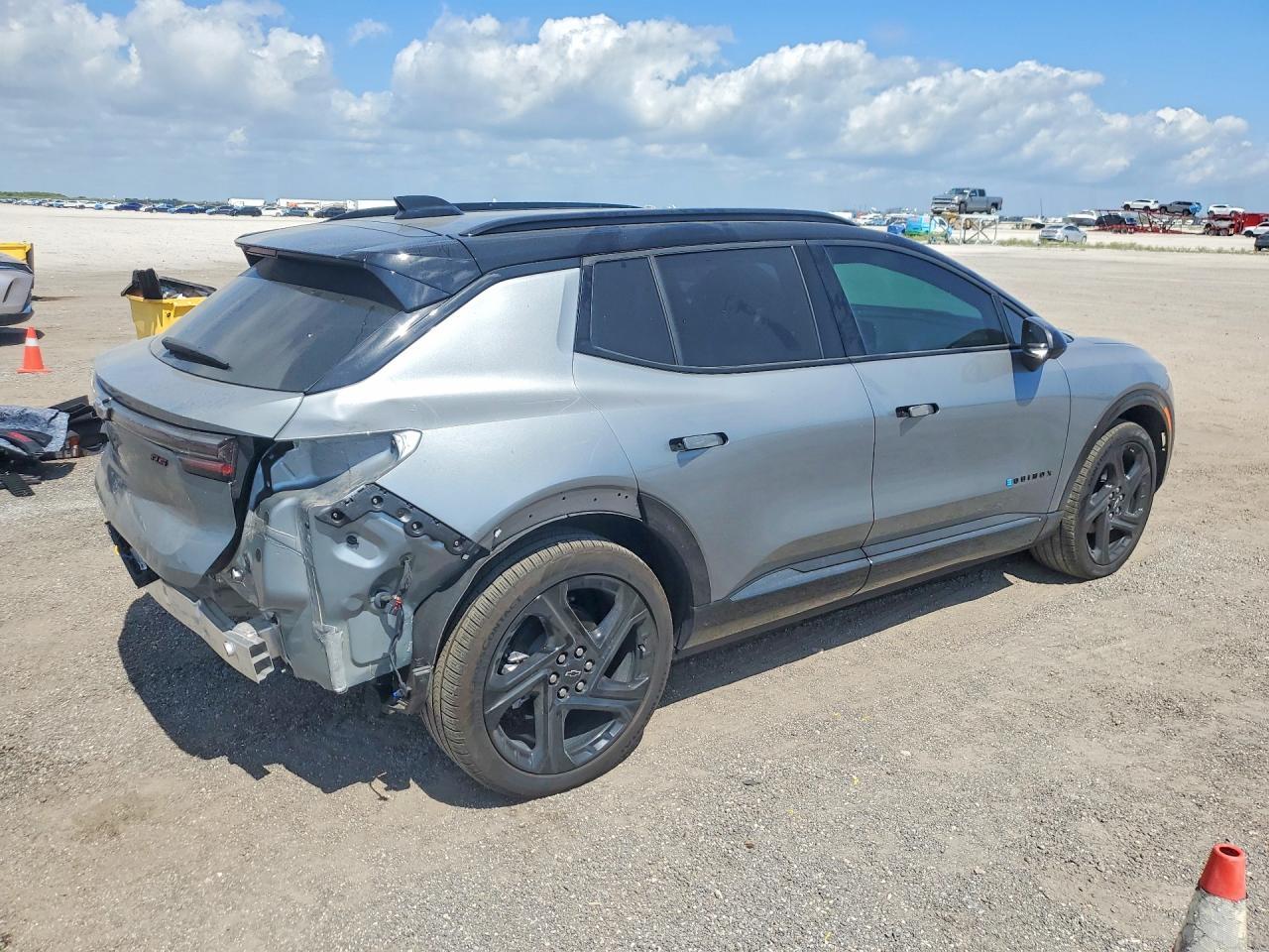 2025 Chevrolet Equinox Rs - Image 3