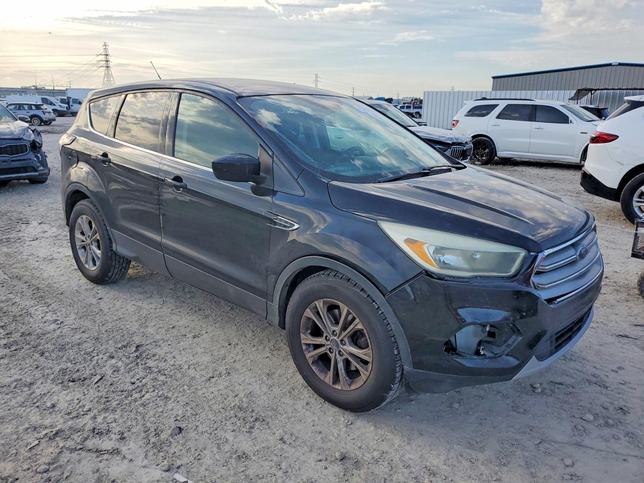 2017 Ford Escape Se - Фото 4