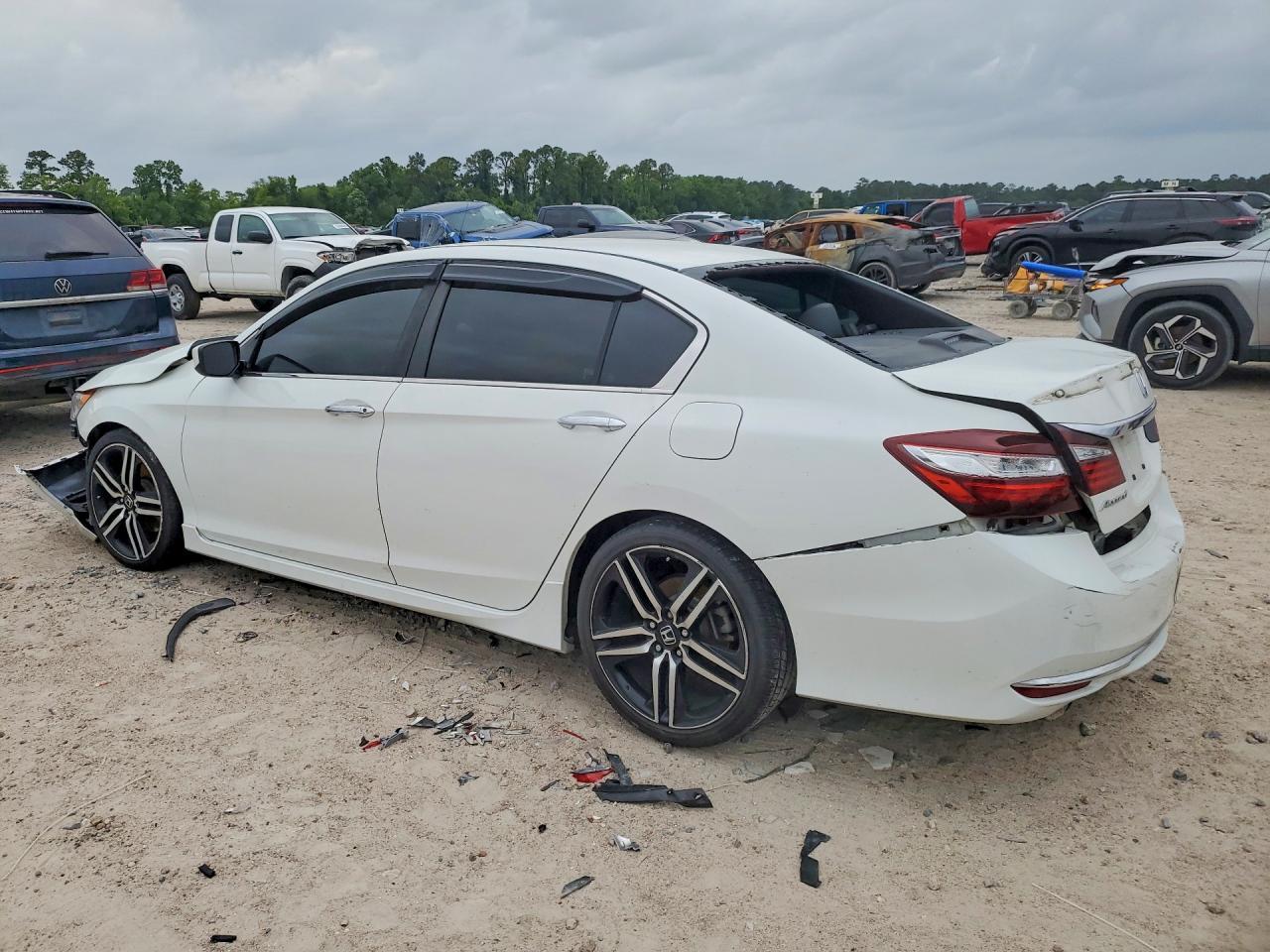 2017 Honda Accord Sport - Image 2