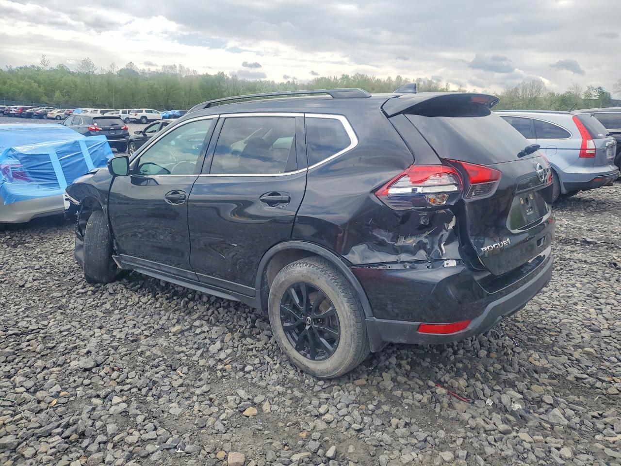 2017 Nissan Rogue Sv - Image 2