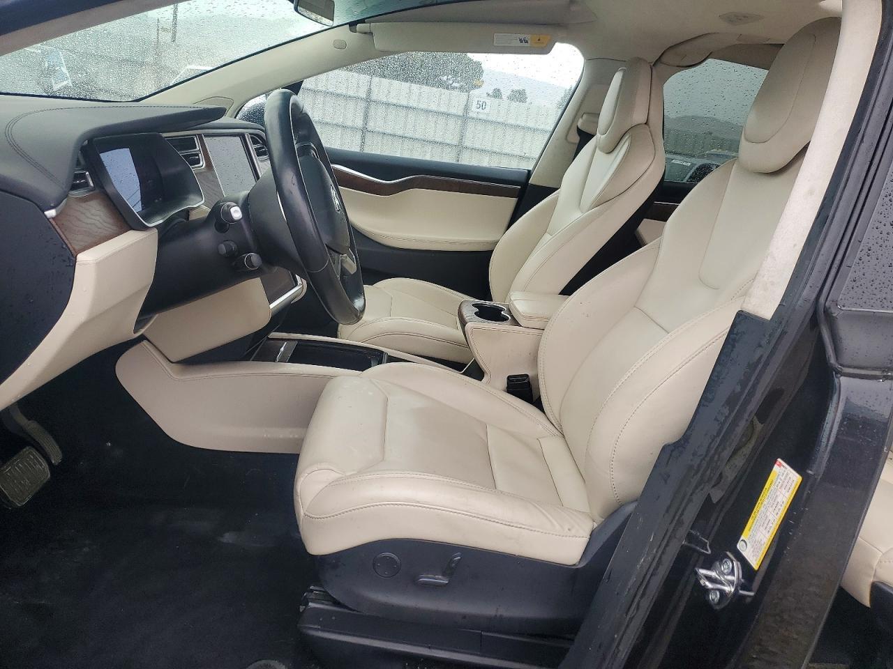 2017 Tesla Model X - Image 7