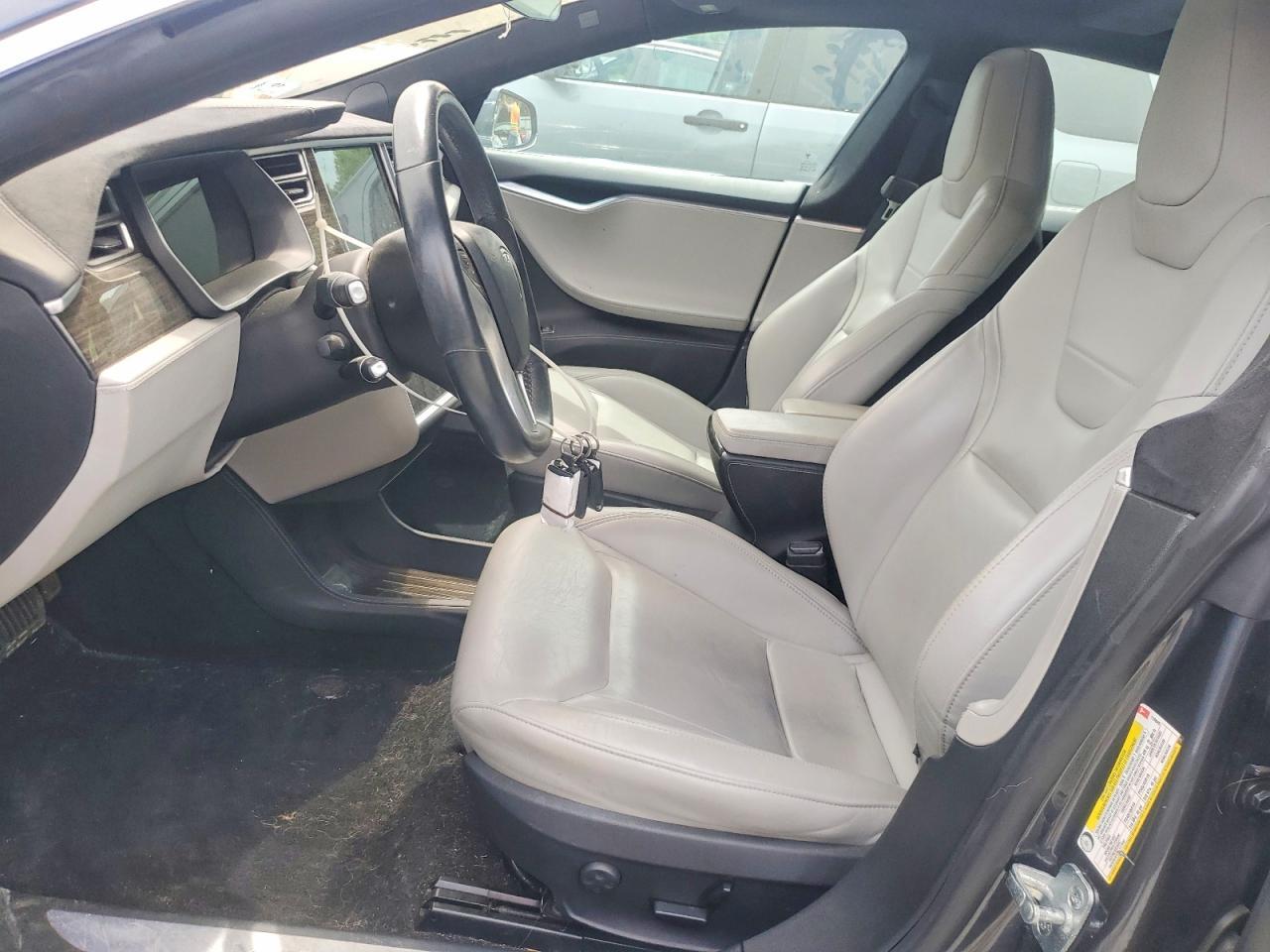 2015 Tesla Model S - Фото 7